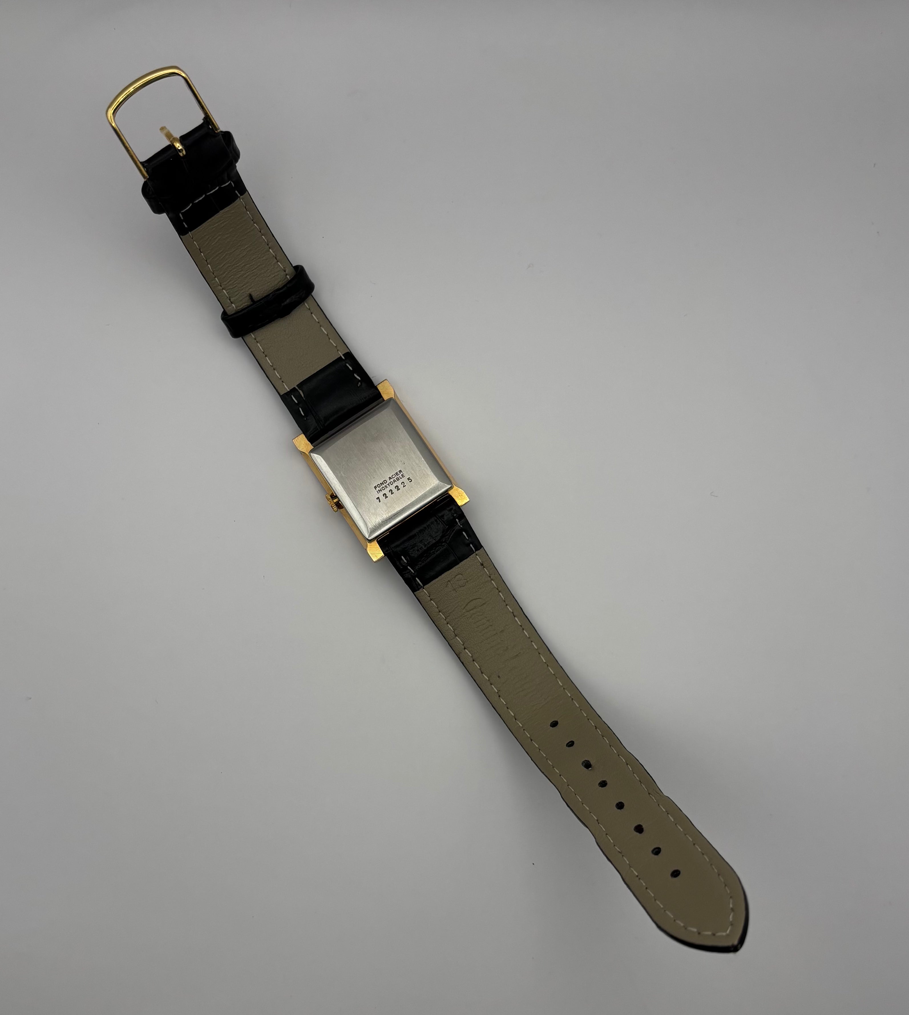 Montre Airin – Modèle Tank – Plaqué Or – Vintage Élégante